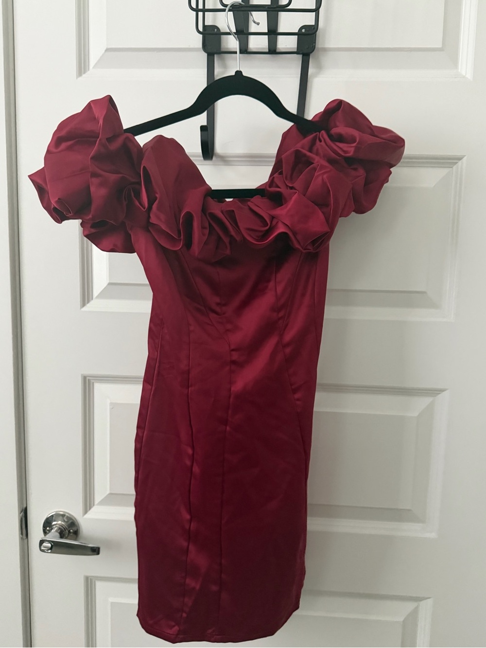 One-Shoulder Ruffle Bodycon Dress in Wine - Picture 2 of 2